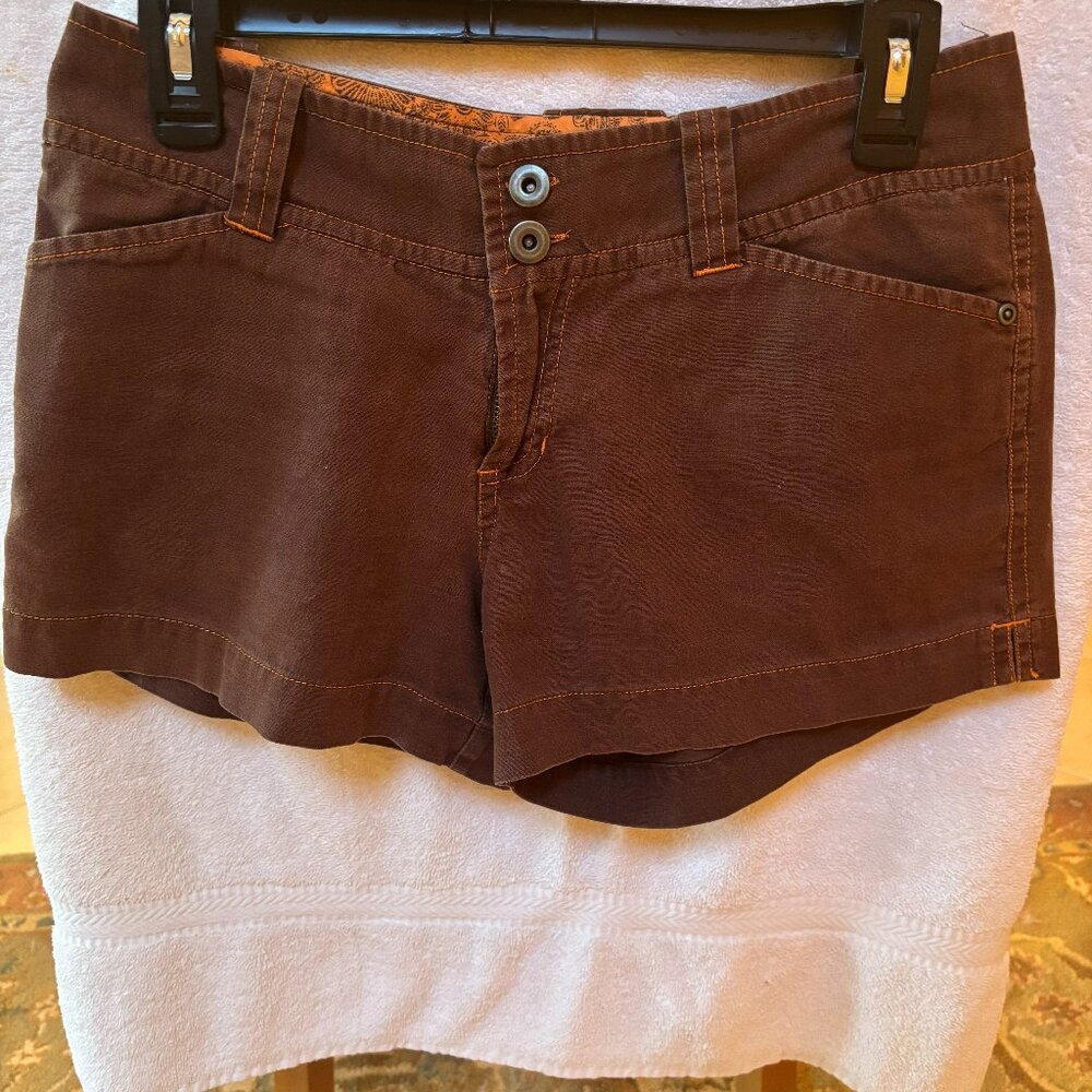 Z UNIVERSE WOMEN'S SHORTS - SIZE 5